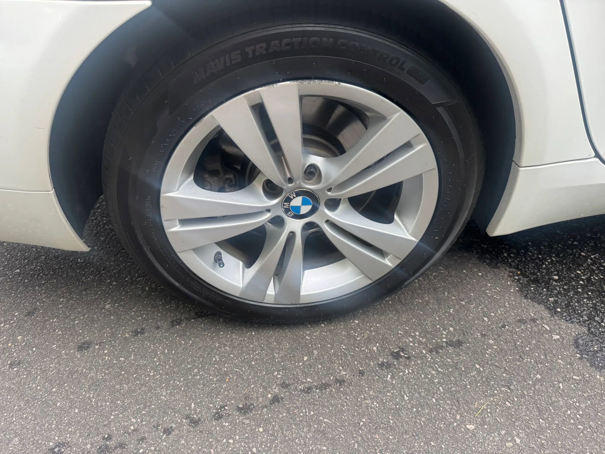 Used 2010 BMW 528i xDrive Sedan AWD/4WD image 13