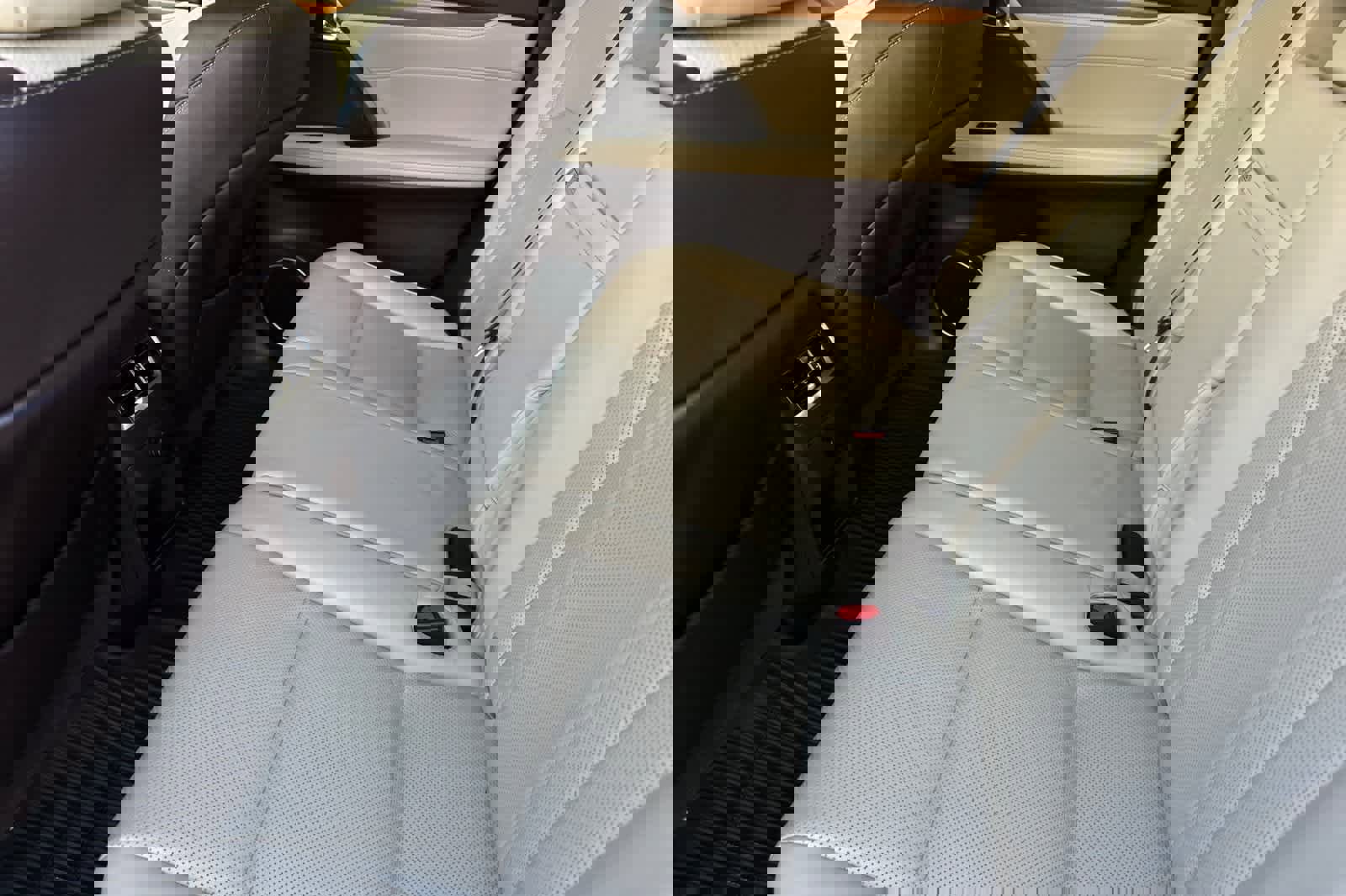 Used 2019 Lexus RX 450h AWD image 5