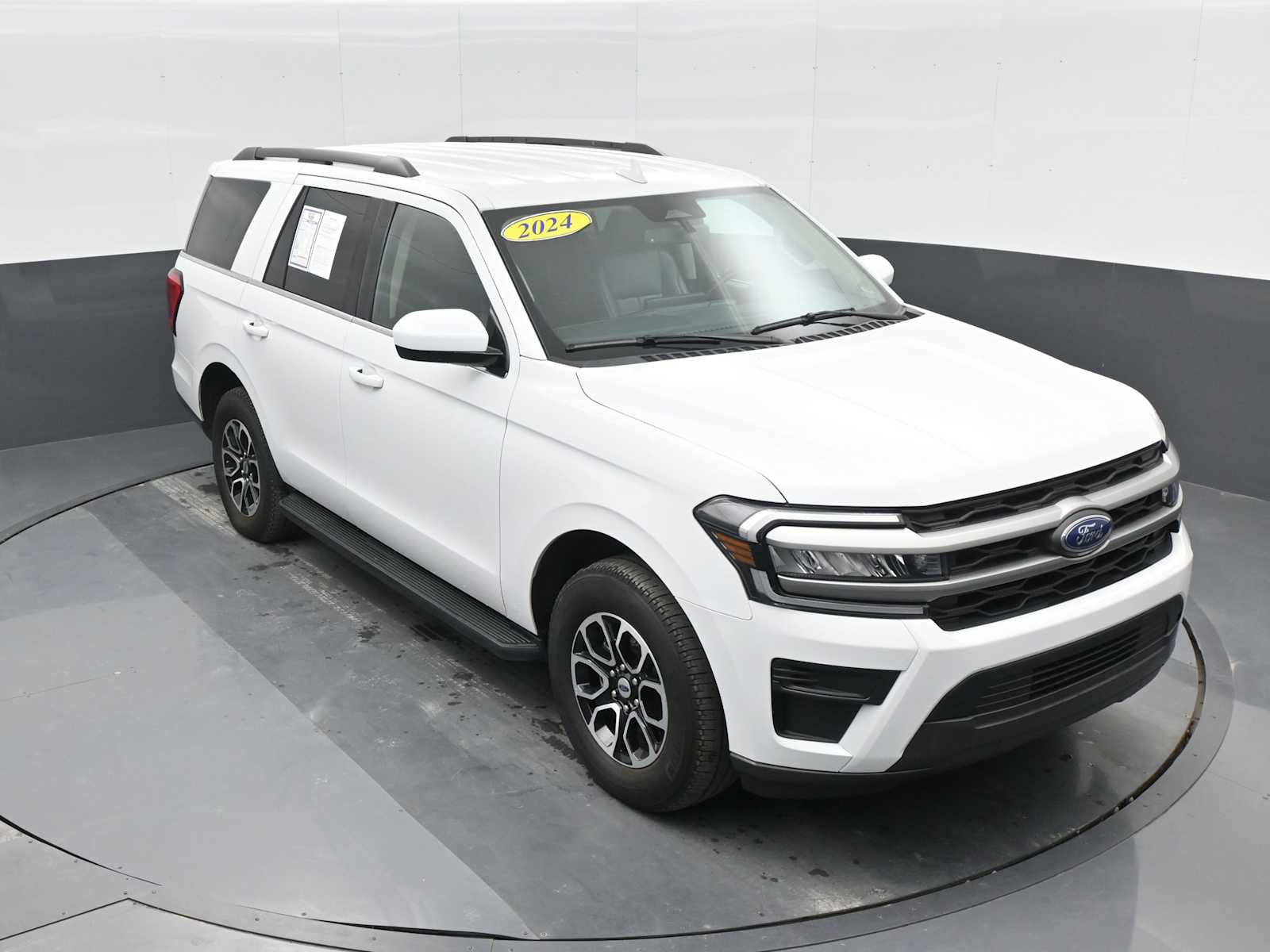 Used 2024 Ford Expedition XLT image 21