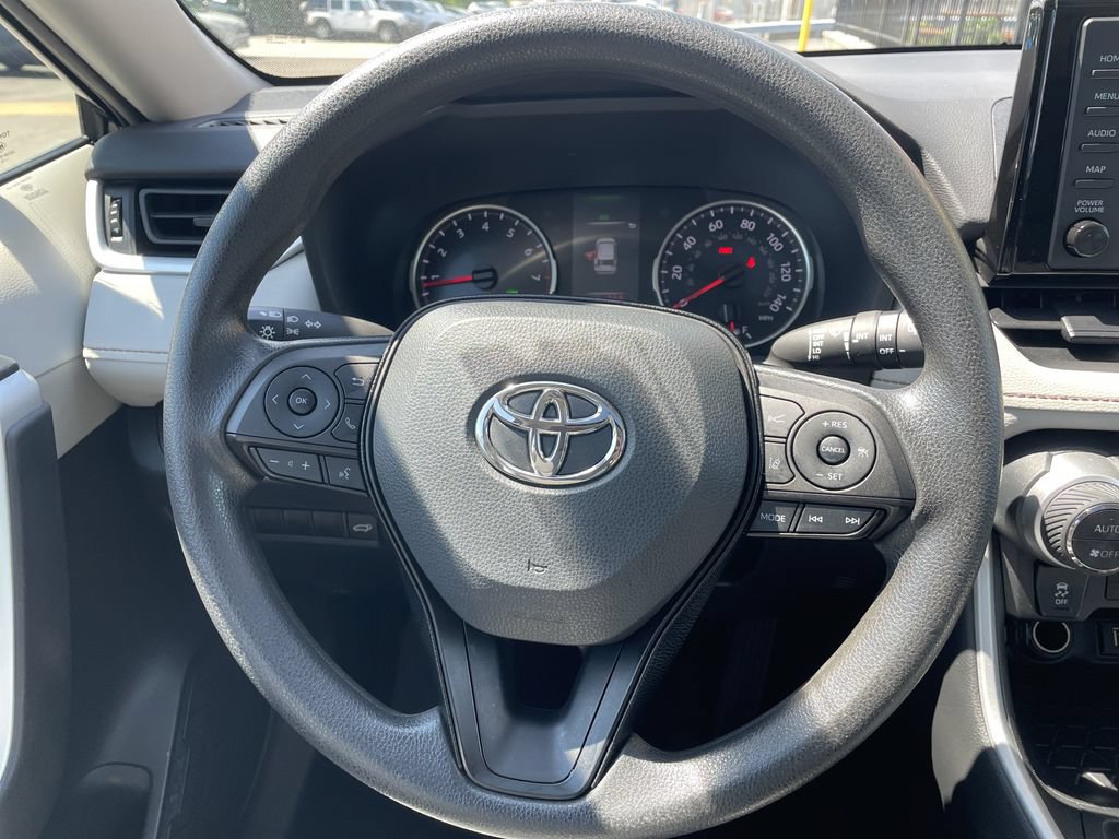 Certified 2022 Toyota RAV4 XLE w/ Convenience Package AWD/4WD image 16