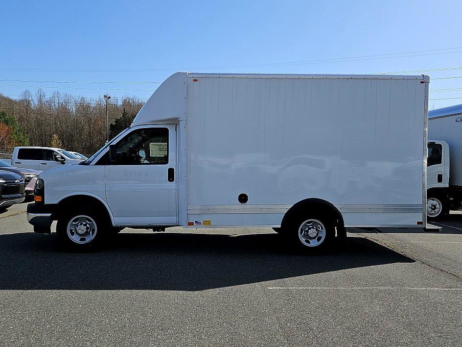New 2024 Chevrolet Express 3500 w/ Power Convenience Package RWD image 2