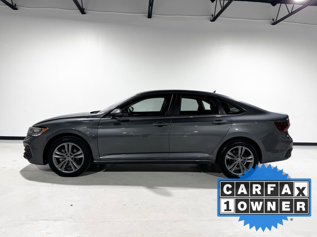 Used 2024 Volkswagen Jetta SE image 6
