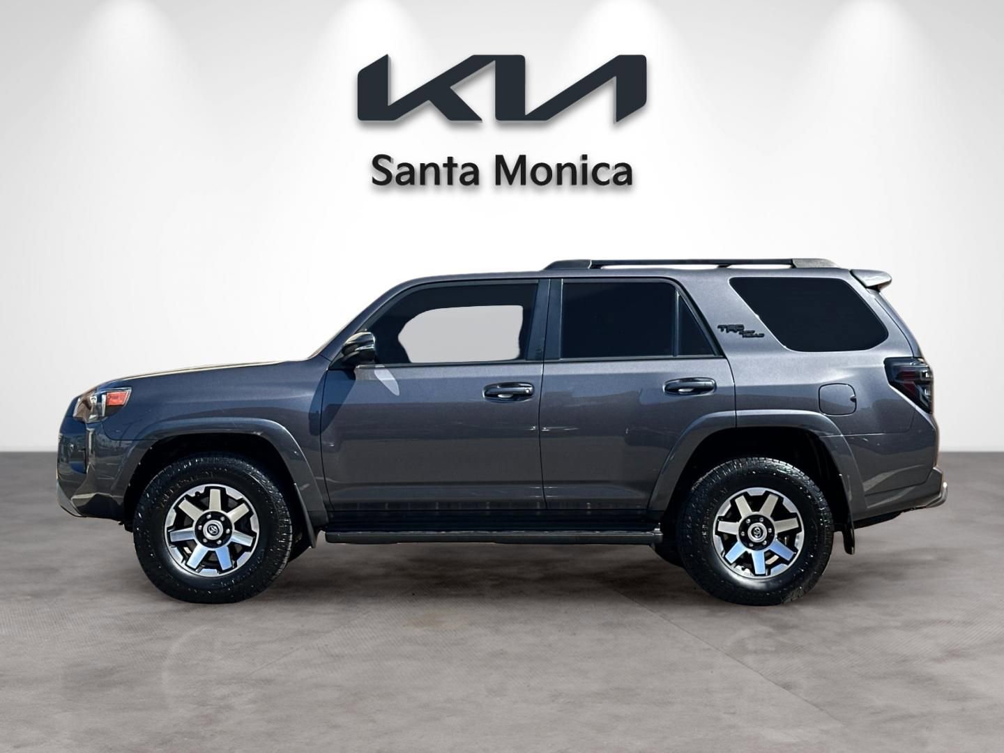 Used 2022 Toyota 4Runner TRD Off-Road Premium w/ Moonroof Package AWD/4WD image 3