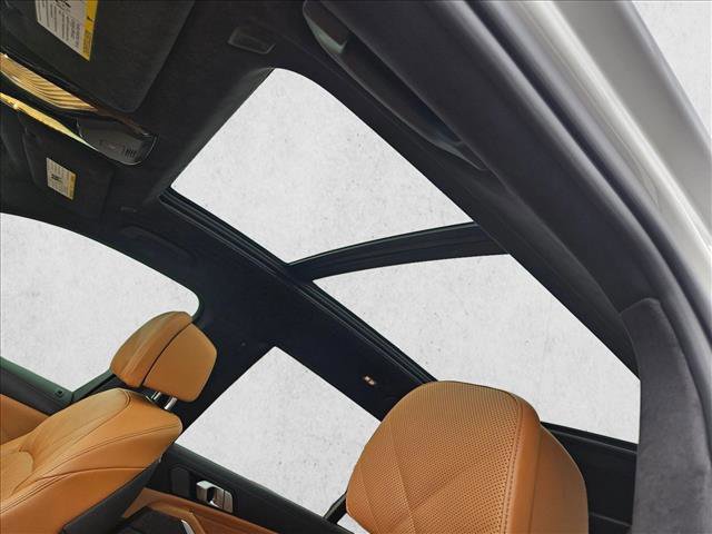 Certified 2024 BMW X7 xDrive40i w/ M Sport Package AWD/4WD image 15