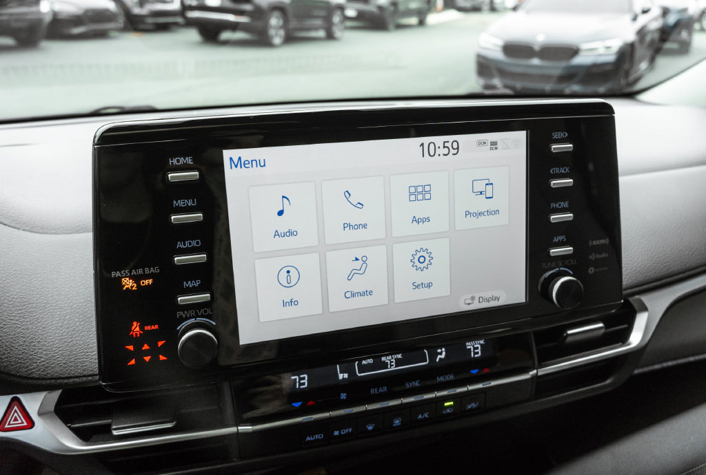 Used 2022 Toyota Sienna LE w/ LE Plus Package AWD/4WD image 17