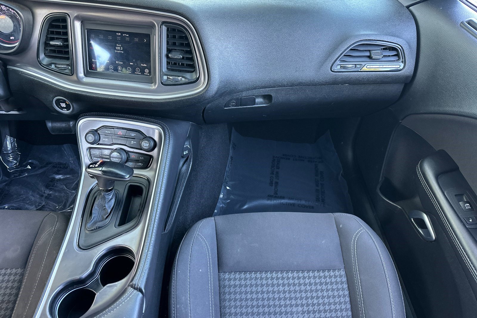 Used 2019 Dodge Challenger SXT image 28