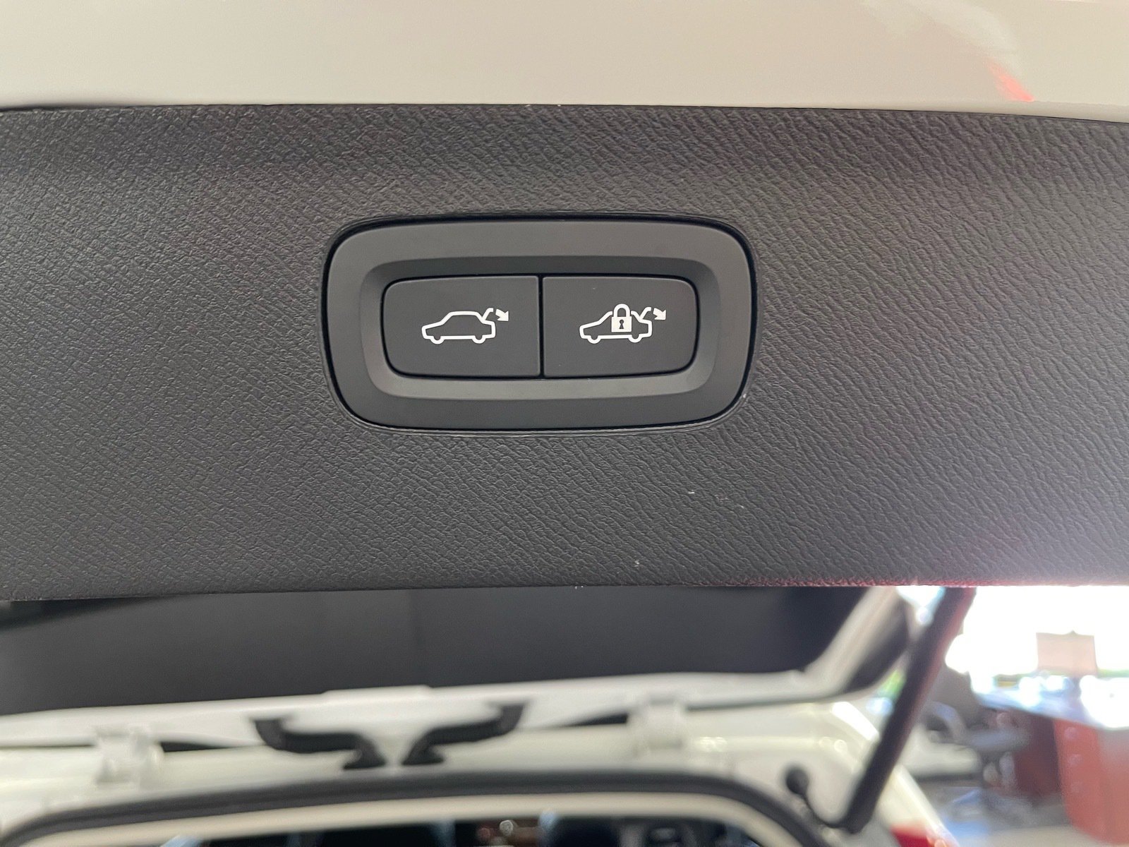 Used 2025 Volvo XC90 B5 Plus w/ Protection Package Premier AWD/4WD image 36