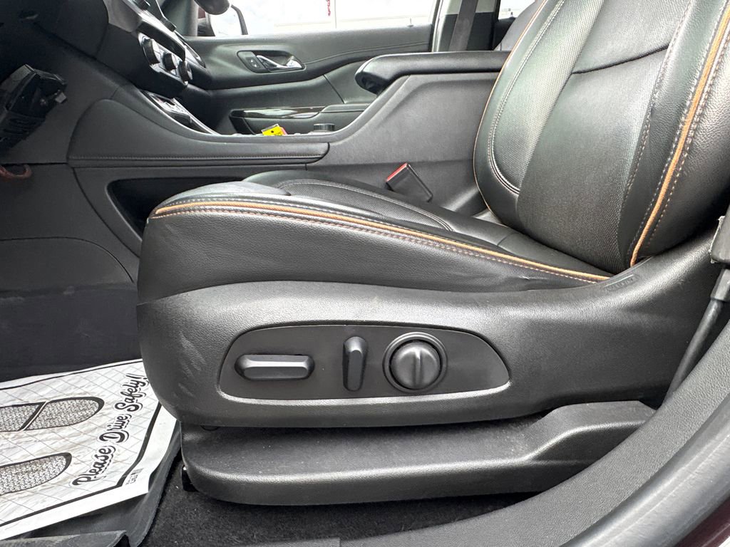 Used 2021 GMC Acadia AT4 w/ Preferred Package image 19