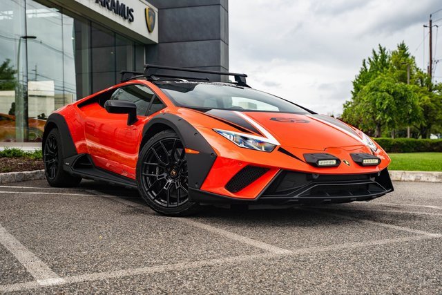 Used 2023 Lamborghini Huracan Sterrato image 8