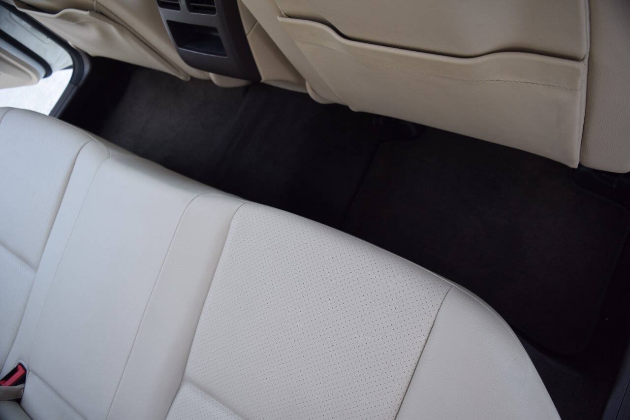 Used 2013 Mercedes-Benz GLK 250 BlueTEC 4MATIC image 46