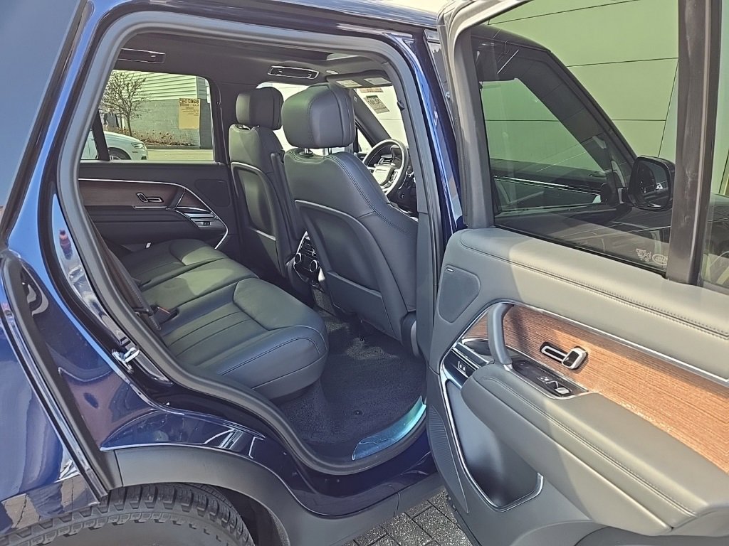 Certified 2023 Land Rover Range Rover SE image 19