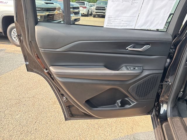Used 2023 Jeep Grand Cherokee L Laredo AWD/4WD image 20
