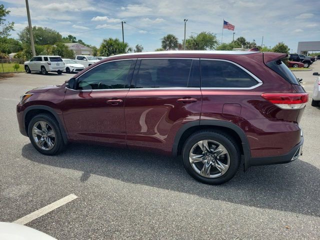 Used 2017 Toyota Highlander Limited Platinum image 13