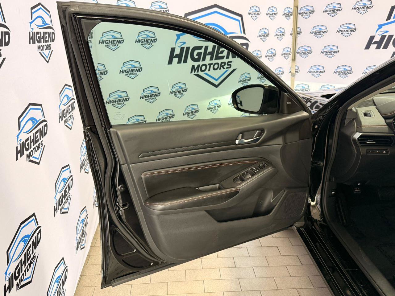Used 2022 Nissan Altima 2.5 SR w/ Midnight Edition Package FWD image 12