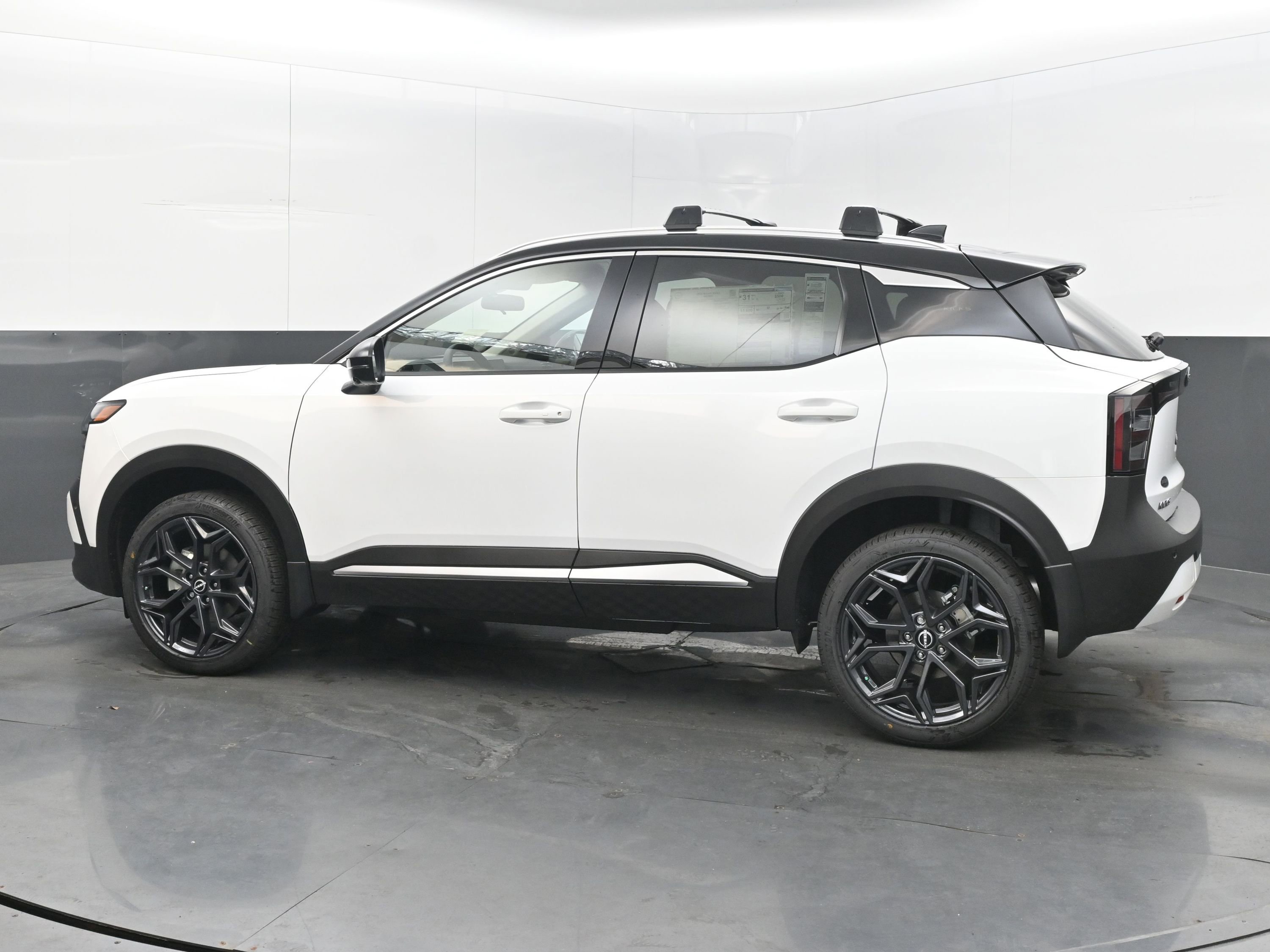 New 2026 Nissan Kicks SR image 5