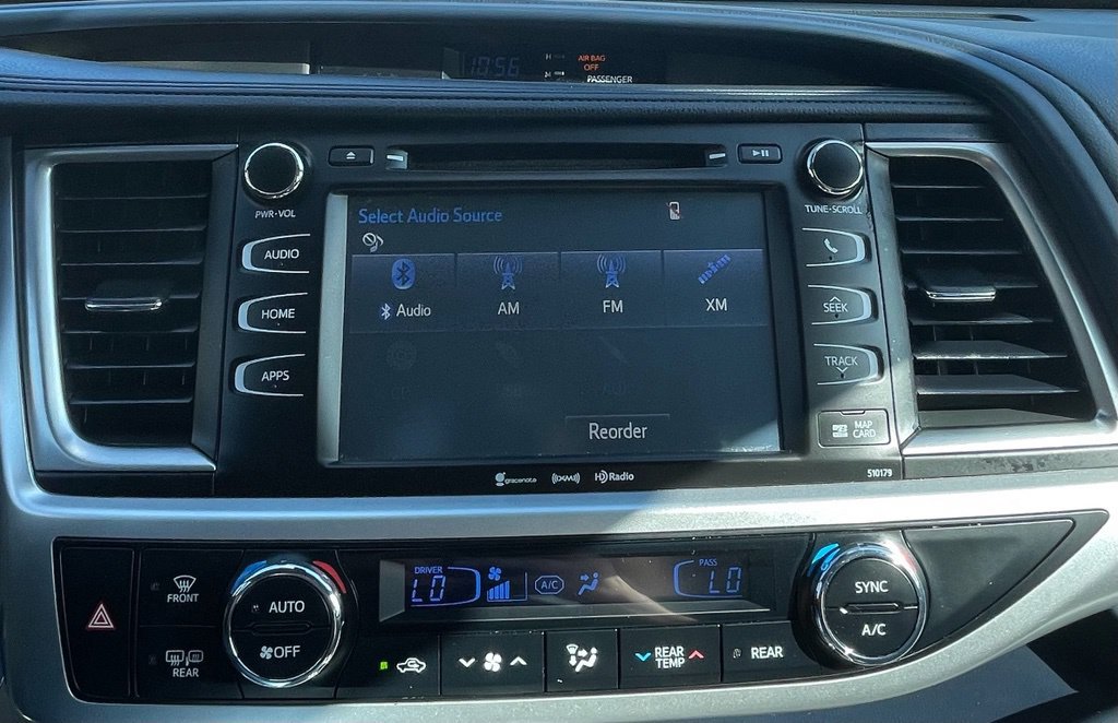 Used 2017 Toyota Highlander XLE FWD image 26