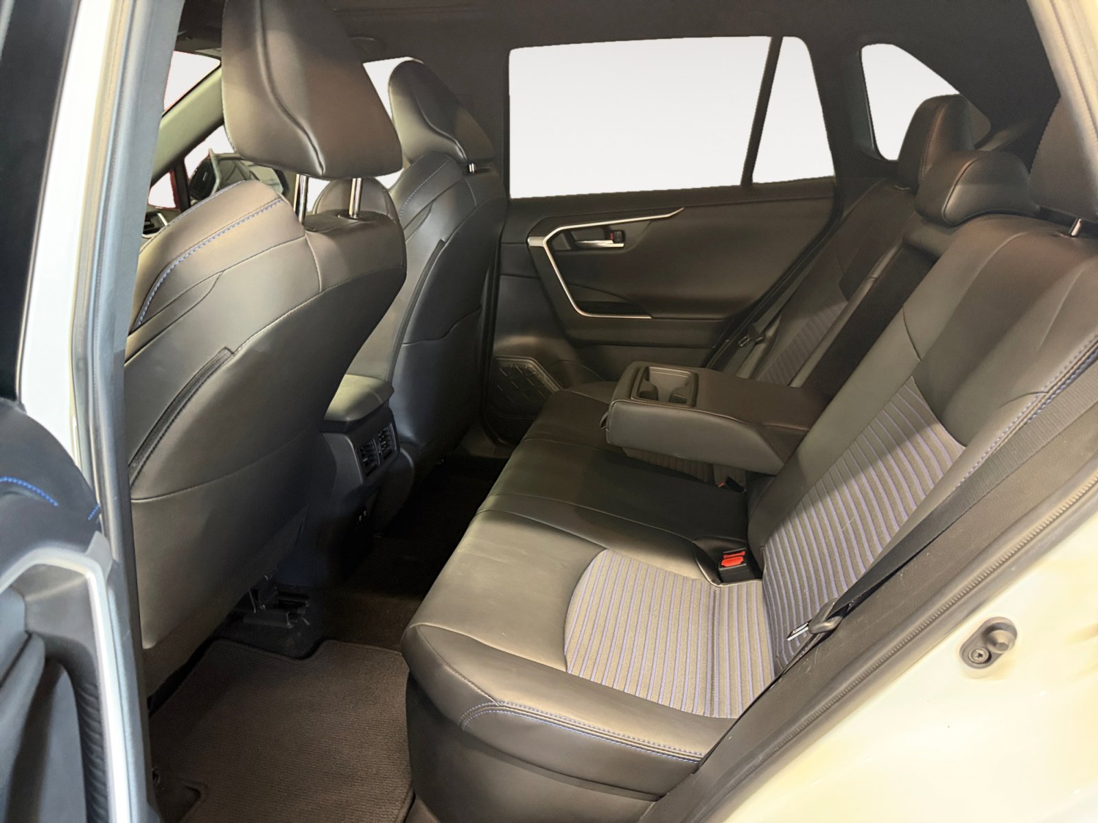 Used 2021 Toyota RAV4 XSE image 25