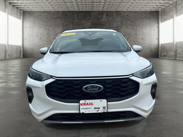 Used 2023 Ford Escape ST-Line Select w/ Tech Pack #2 AWD/4WD image 2