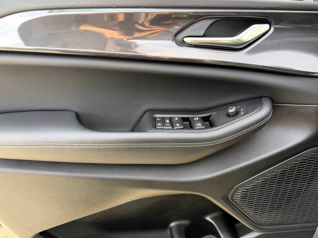 Certified 2023 Jeep Grand Cherokee L Laredo image 16