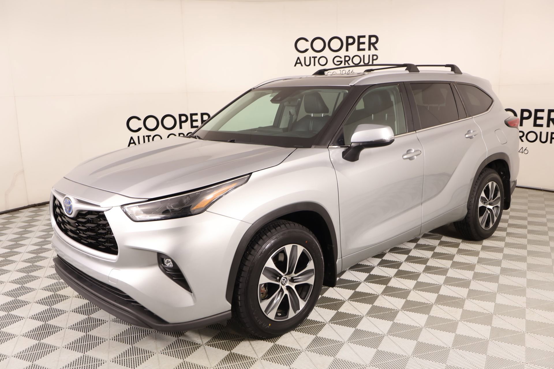 Used 2023 Toyota Highlander XLE FWD image 10