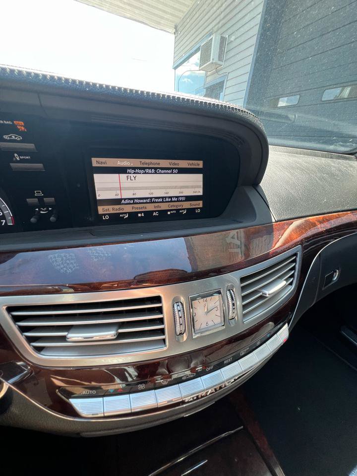Used 2011 Mercedes-Benz S 550 4MATIC image 17