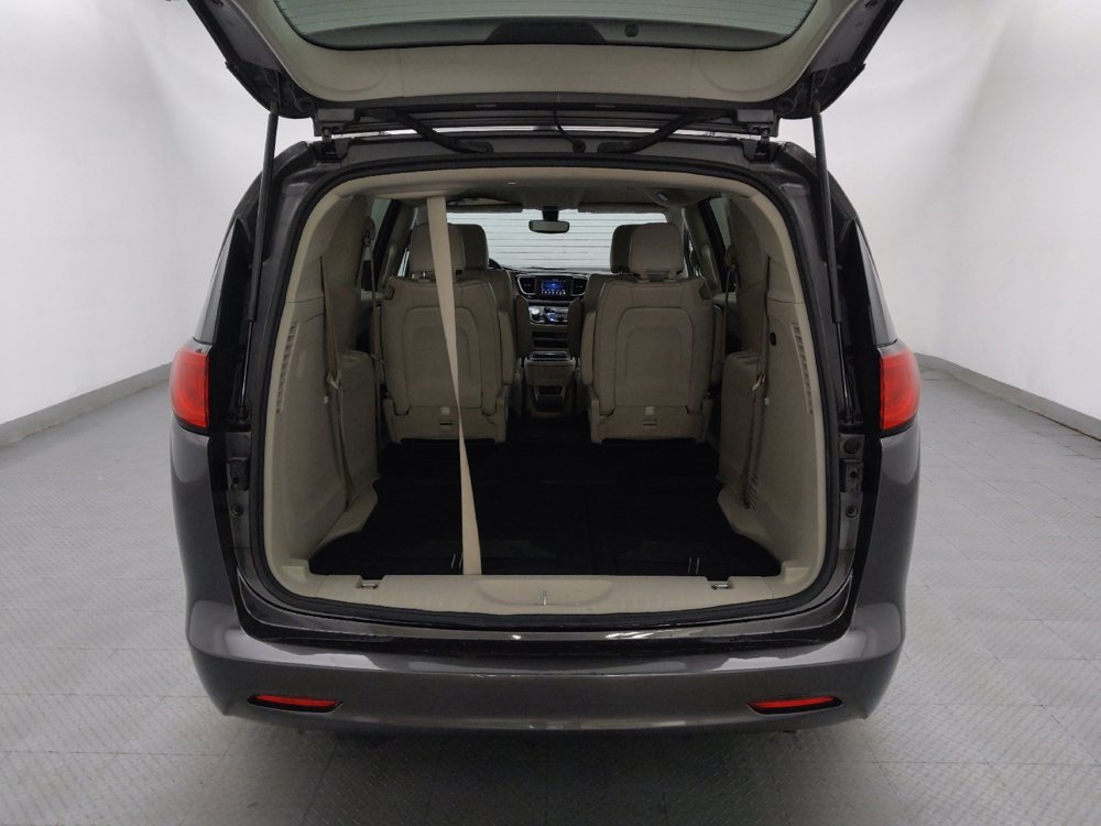 Used 2021 Chrysler Voyager Lxi FWD image 29