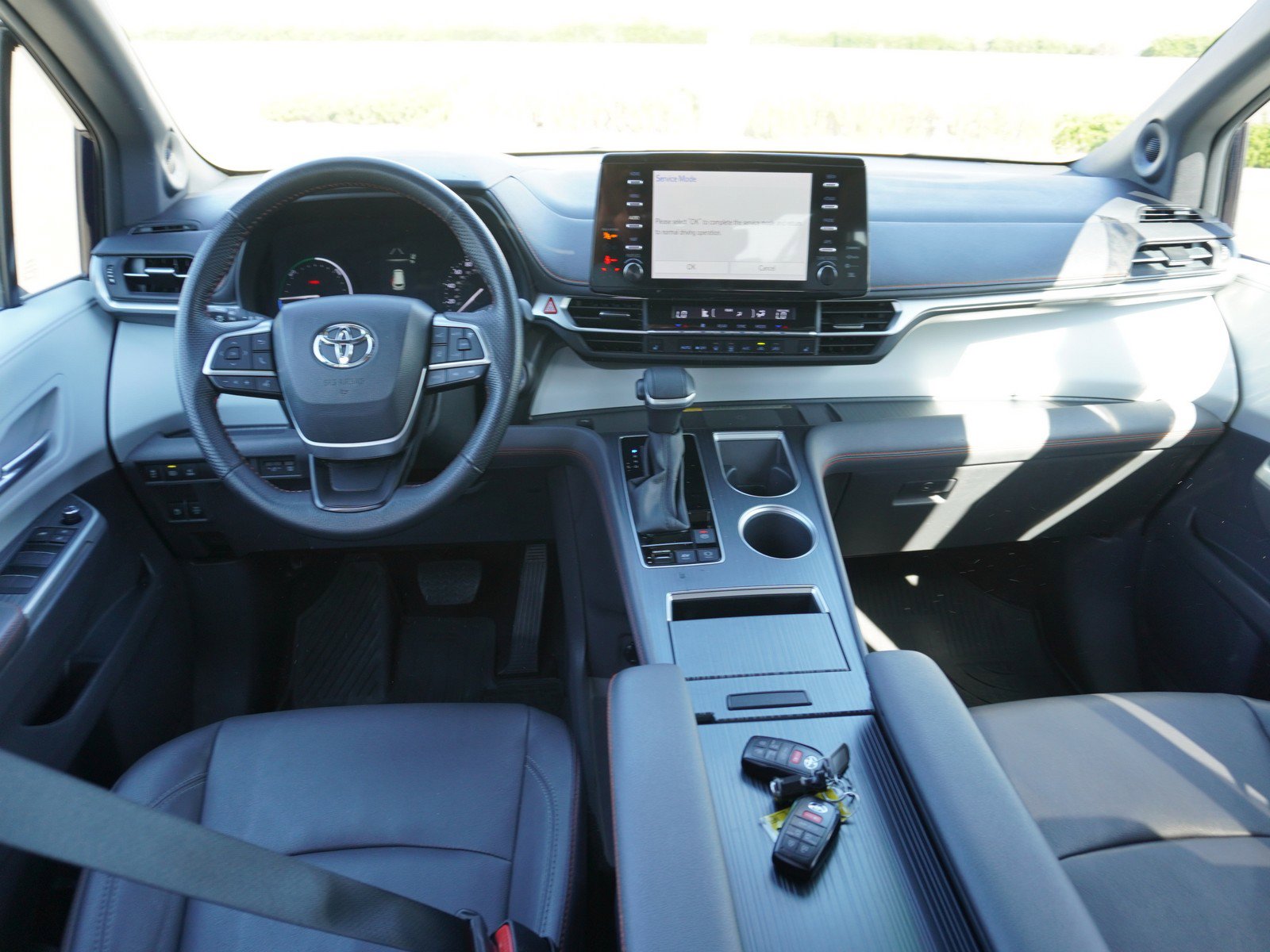 Used 2024 Toyota Sienna XSE w/ XSE Plus Package video 2