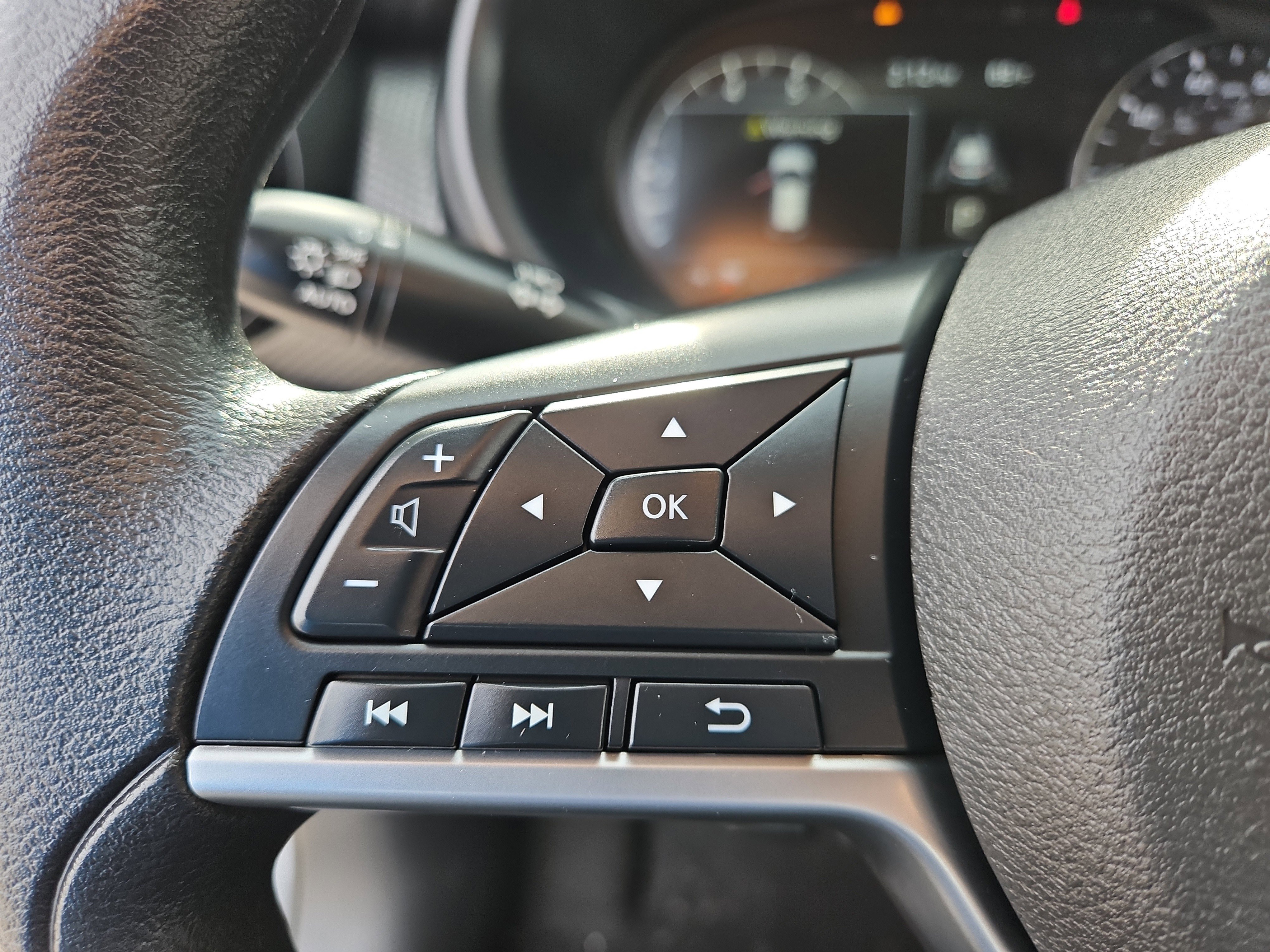 Used 2022 Nissan Kicks SV FWD image 16