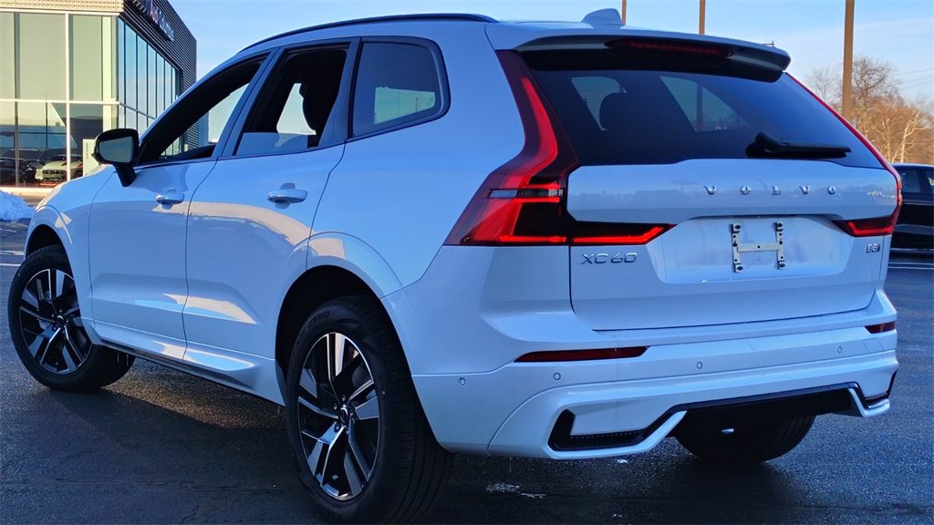 New 2026 Volvo XC60 B5 Plus w/ Climate Package image 4