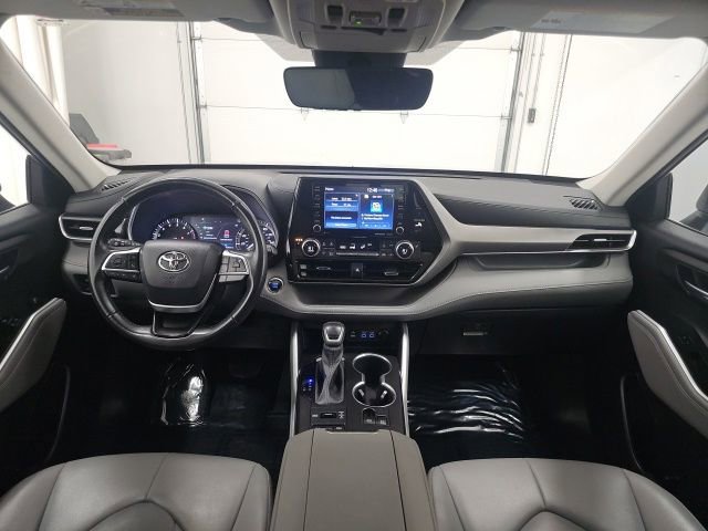 Used 2022 Toyota Highlander XLE image 33
