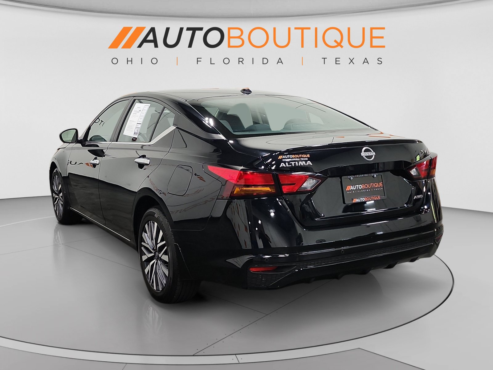Used 2024 Nissan Altima 2.5 SV AWD/4WD image 3
