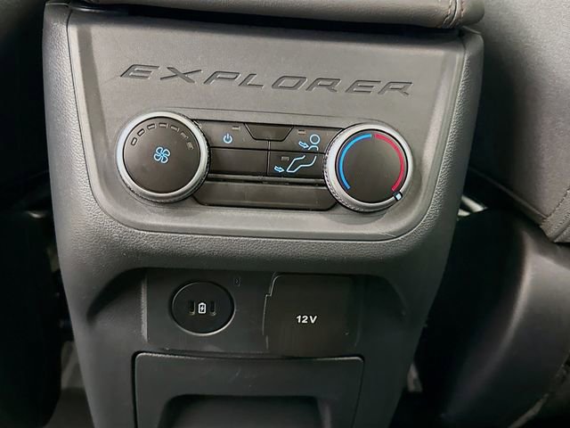 Used 2025 Ford Explorer Active image 25
