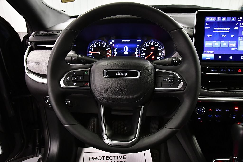 Used 2023 Jeep Compass Latitude w/ Convenience Group AWD/4WD image 17