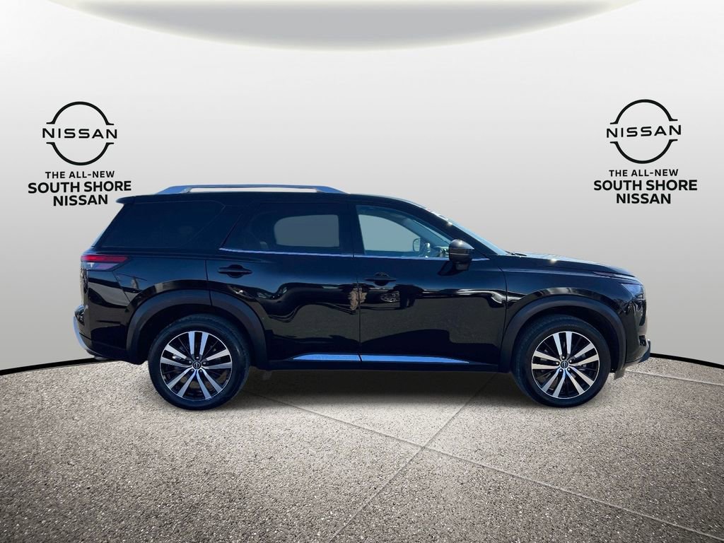 Certified 2025 Nissan Pathfinder Platinum image 5