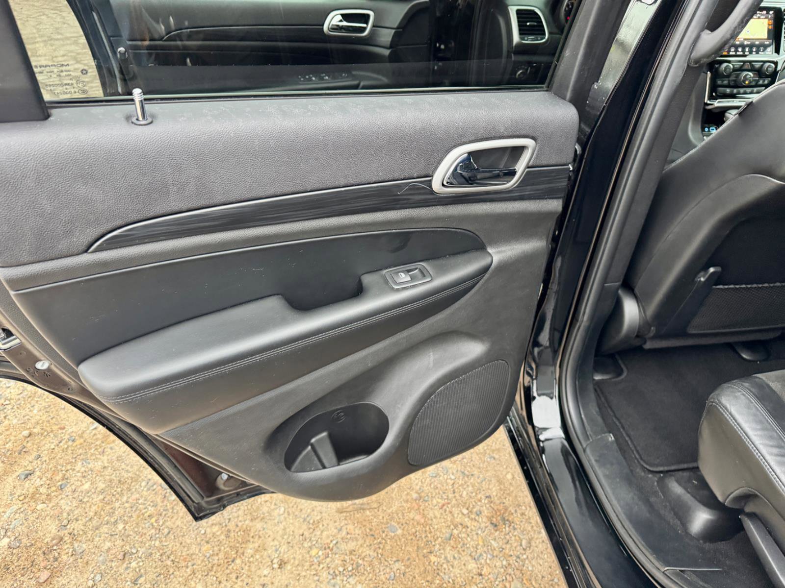 Used 2020 Jeep Grand Cherokee Altitude image 23