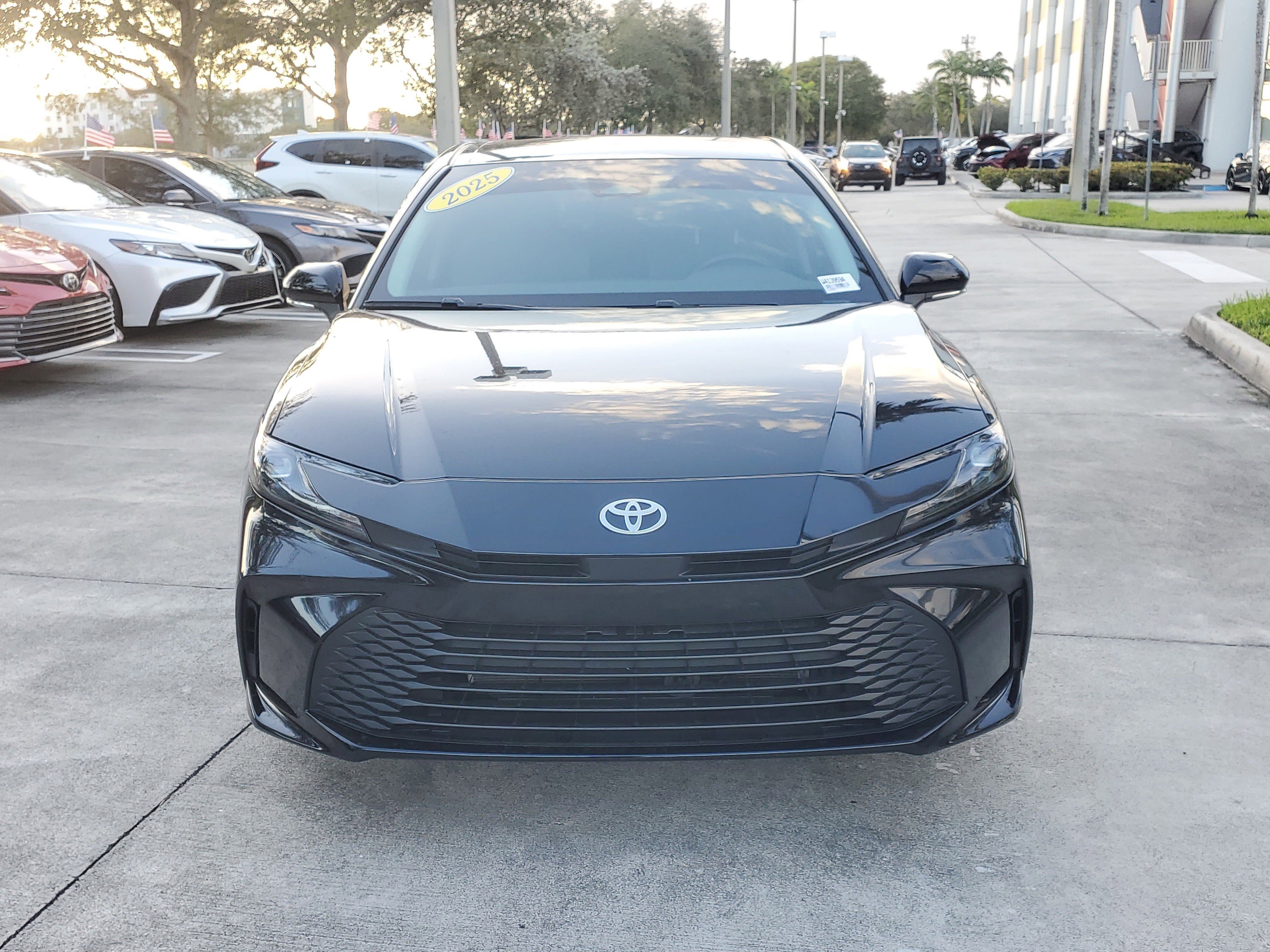 Used 2025 Toyota Camry LE image 8