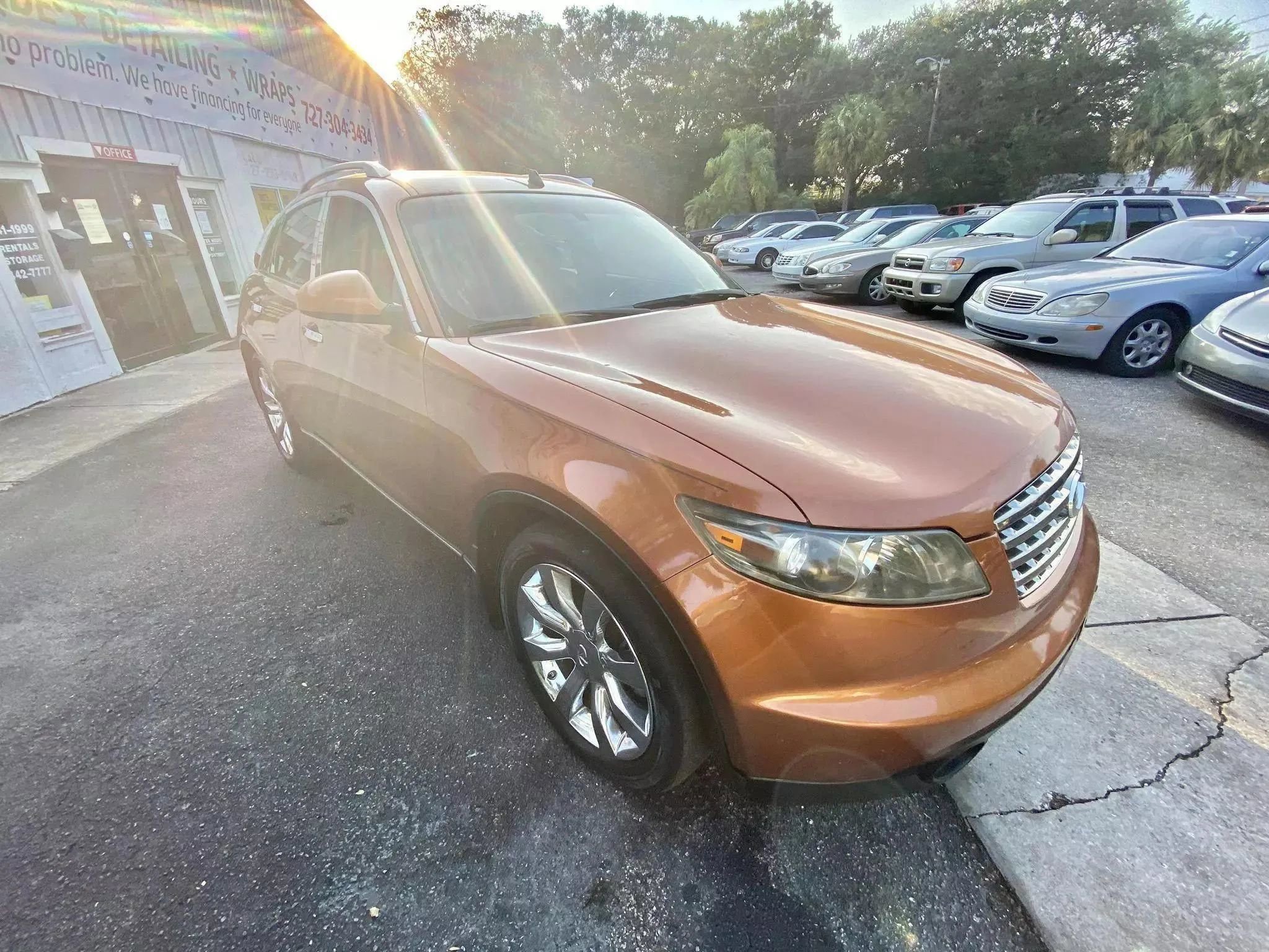 Used 2005 INFINITI FX35 FX35 Sport Utility 4D w/ (U01) Technology Pkg RWD image 2