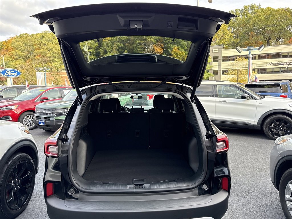 Used 2025 Ford Escape Active w/ Cold Weather Package image 29