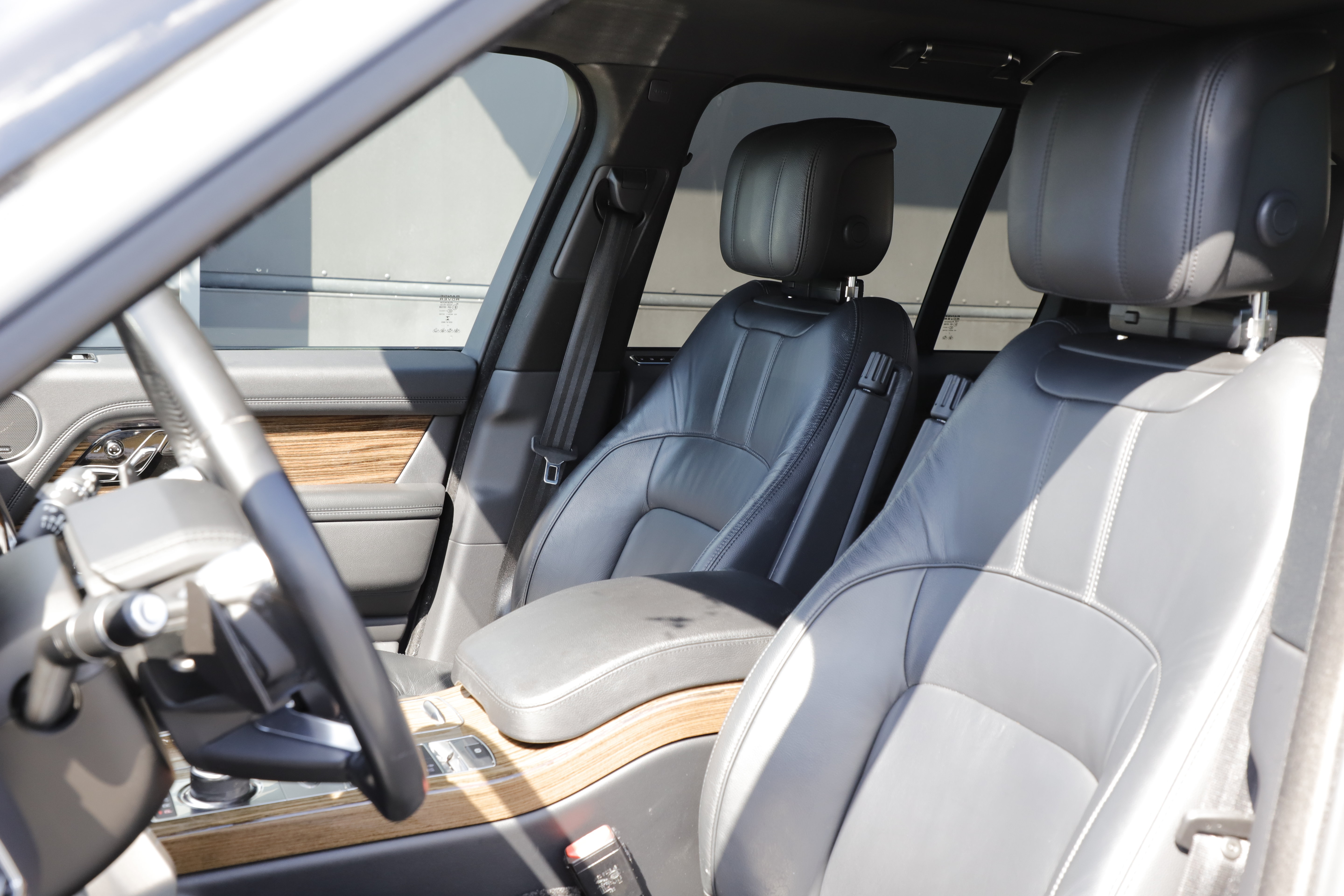 Used 2018 Land Rover Range Rover AWD/4WD image 17