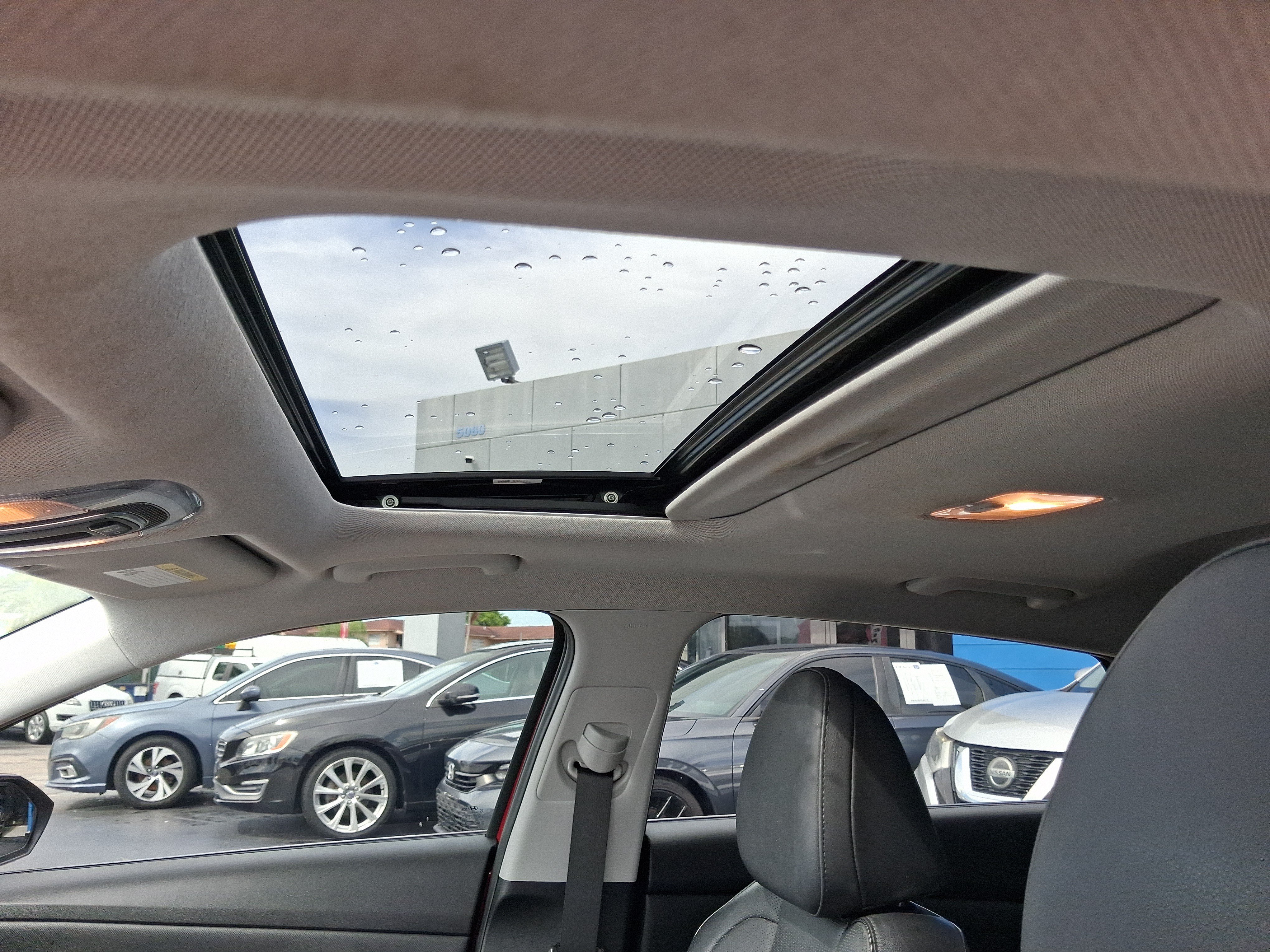 Used 2023 Hyundai Elantra Limited FWD image 11