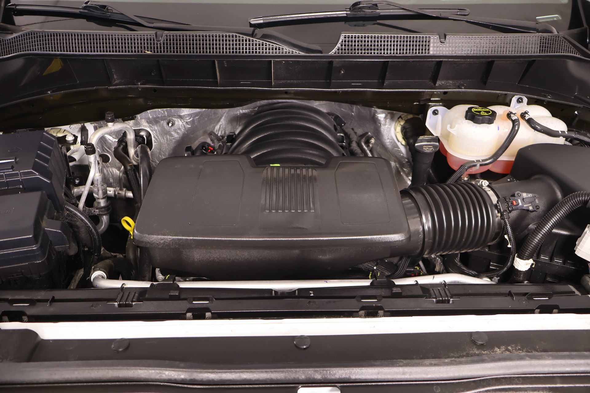 Used 2025 Chevrolet Silverado 1500 W/T RWD image 15
