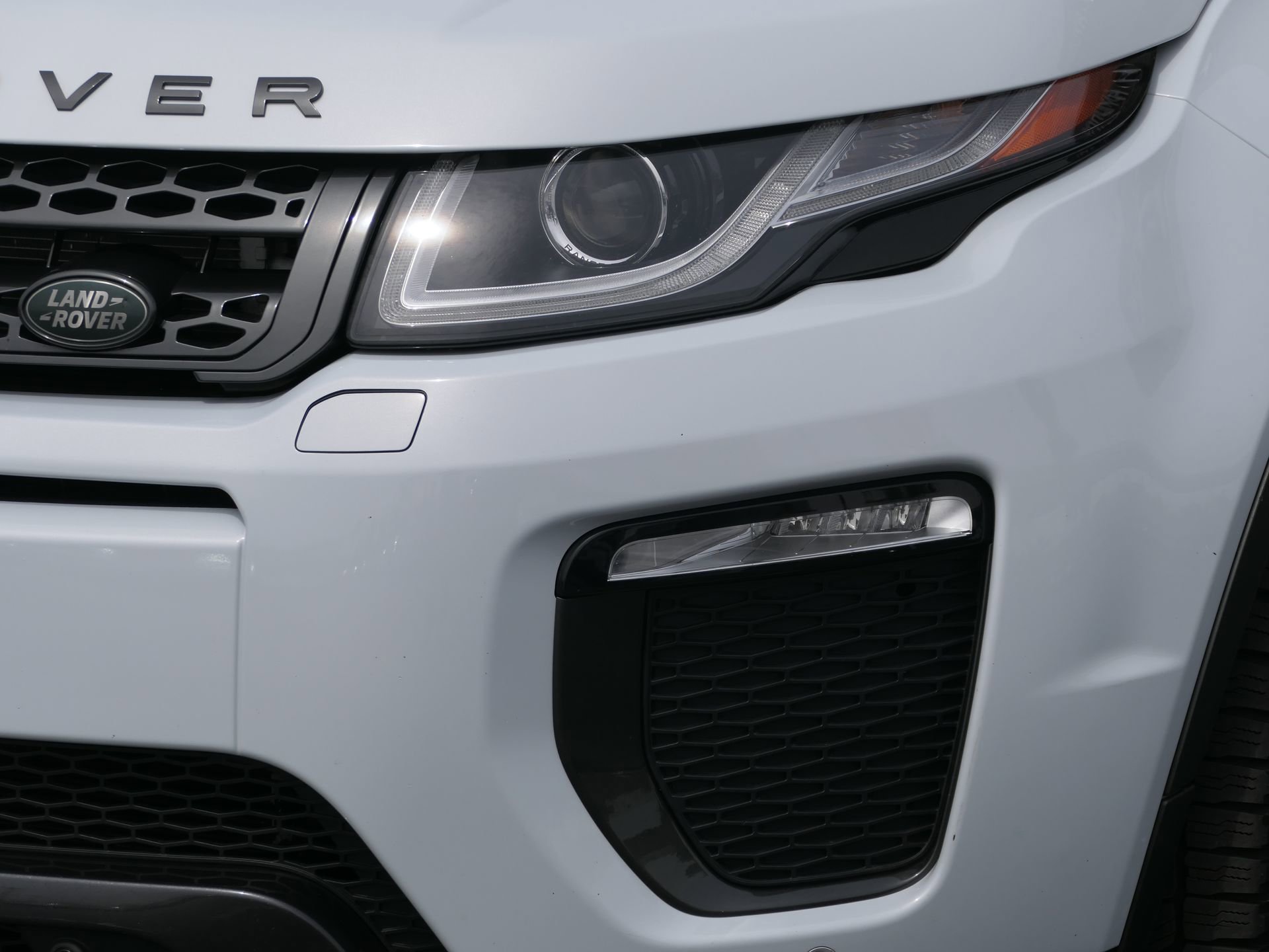 Used 2018 Land Rover Range Rover Evoque Landmark Edition image 9