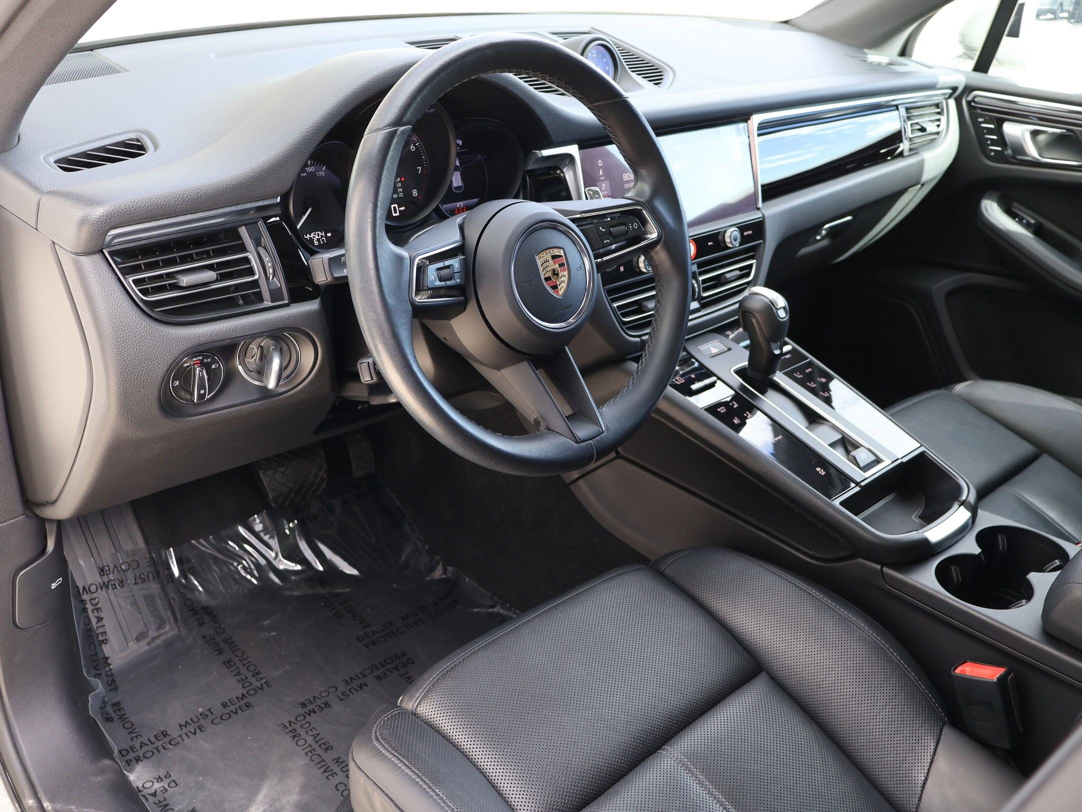 Used 2023 Porsche Macan AWD/4WD image 15