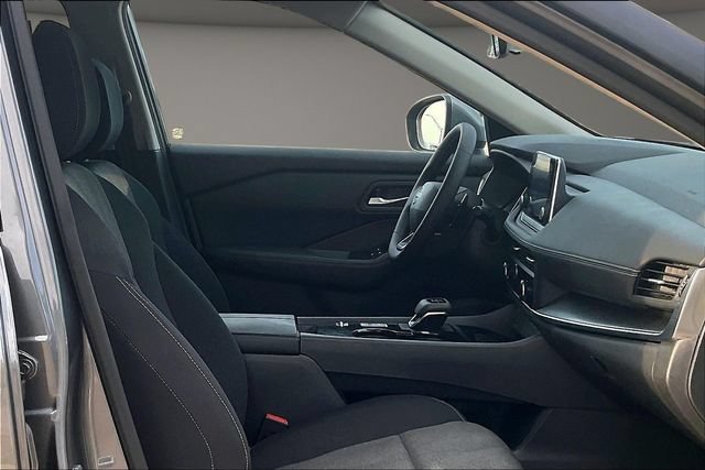 Certified 2026 Nissan Rogue SV FWD image 7