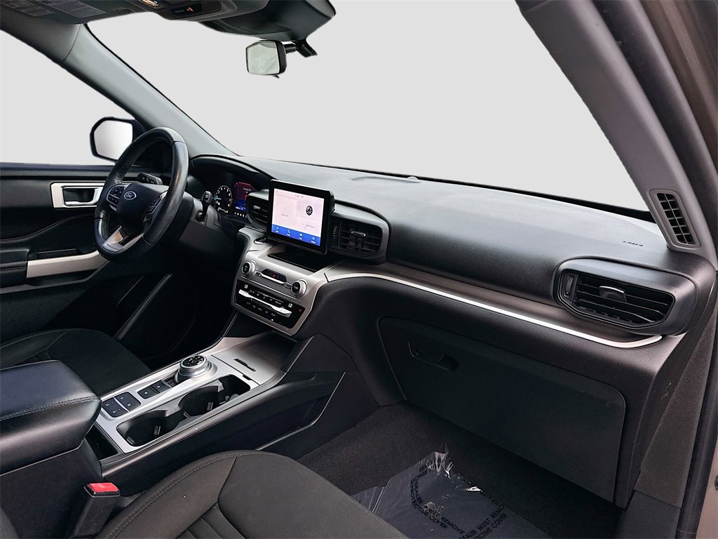 Used 2021 Ford Explorer XLT image 28