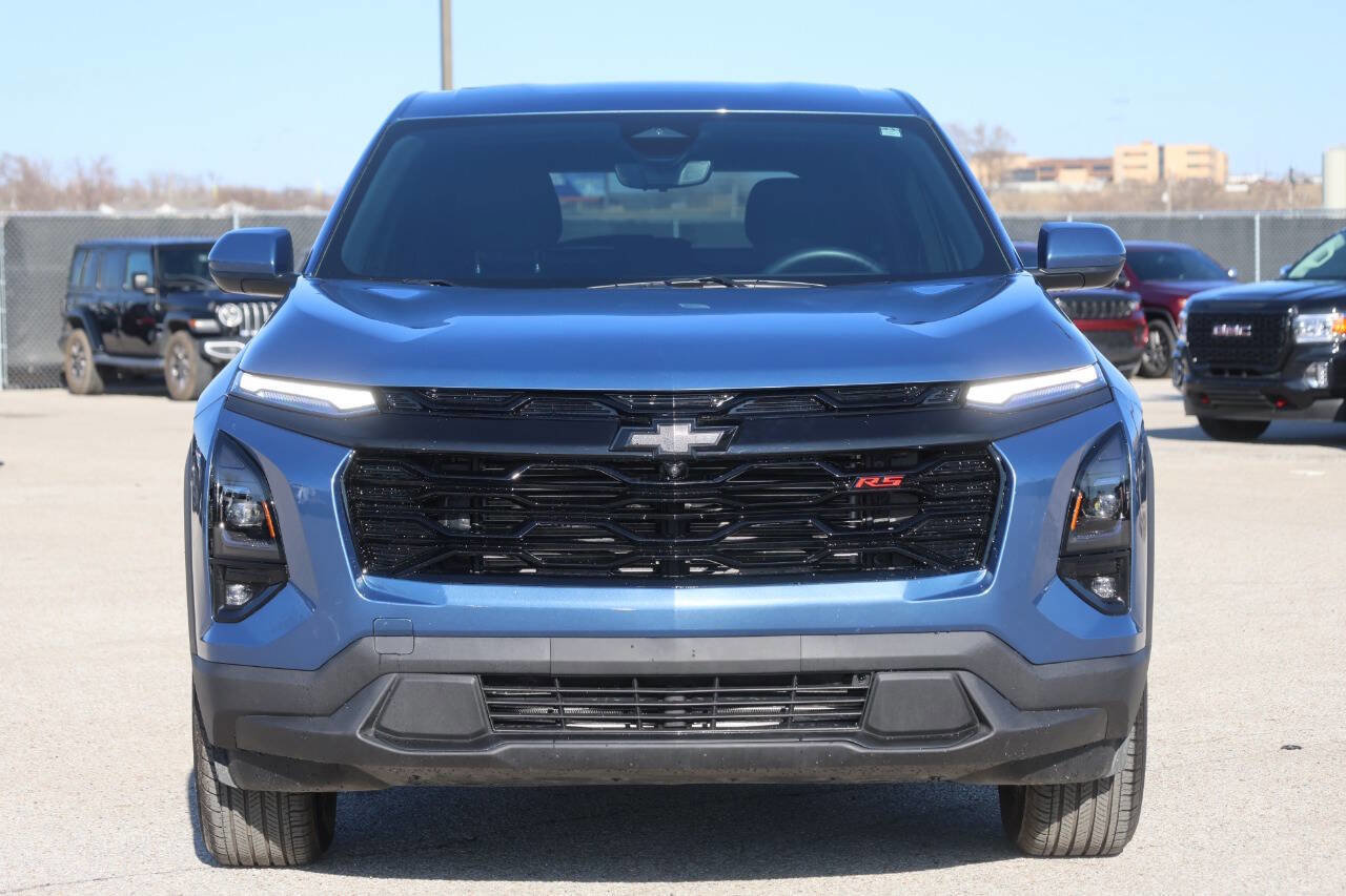 Used 2025 Chevrolet Equinox LT w/ Safety and Technology Package image 2