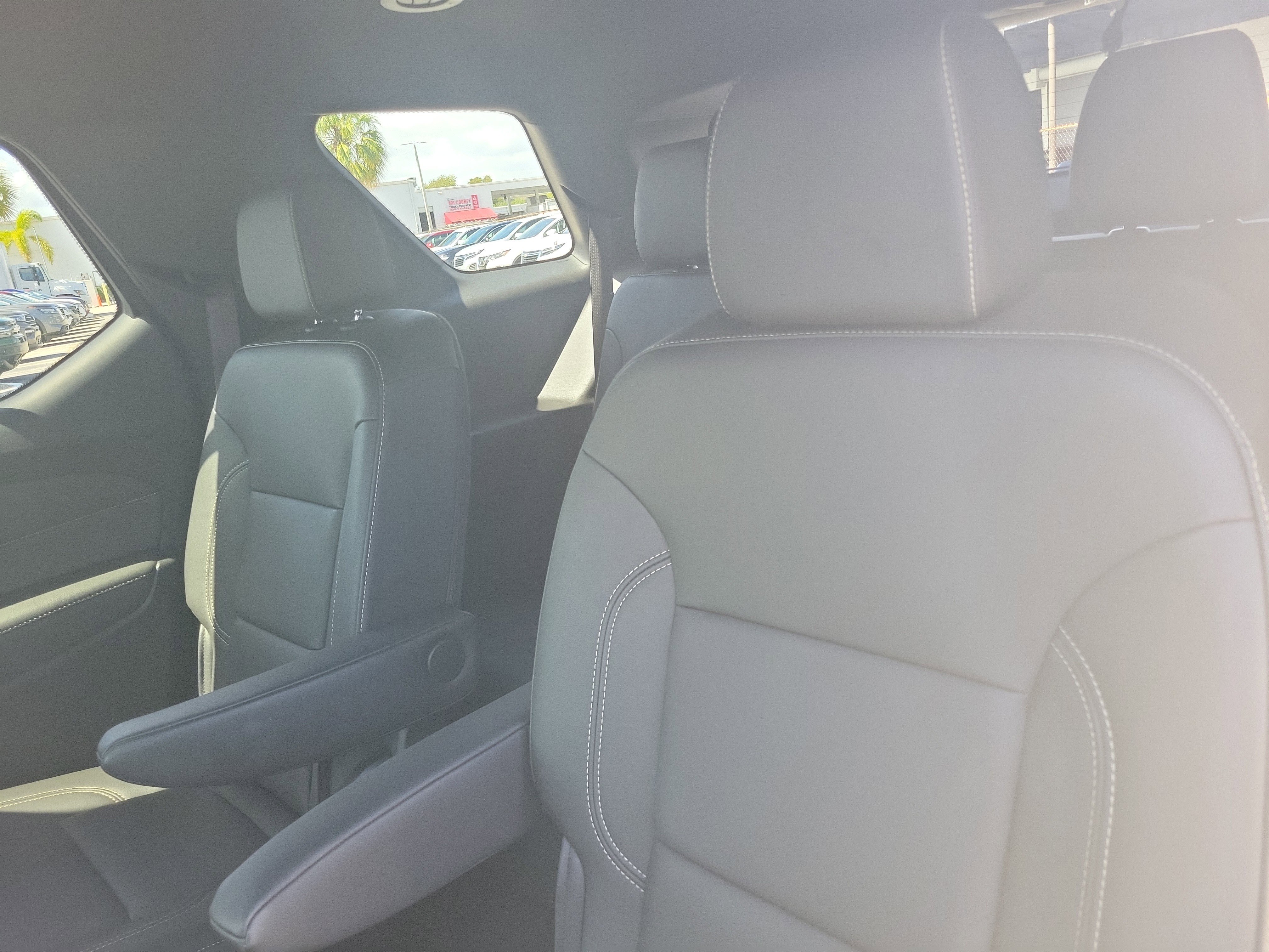 Used 2023 Chevrolet Traverse LT image 17