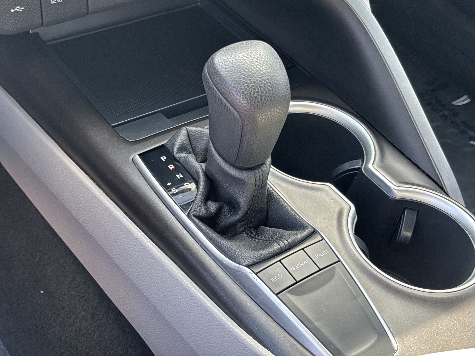 Used 2022 Toyota Camry LE FWD image 19