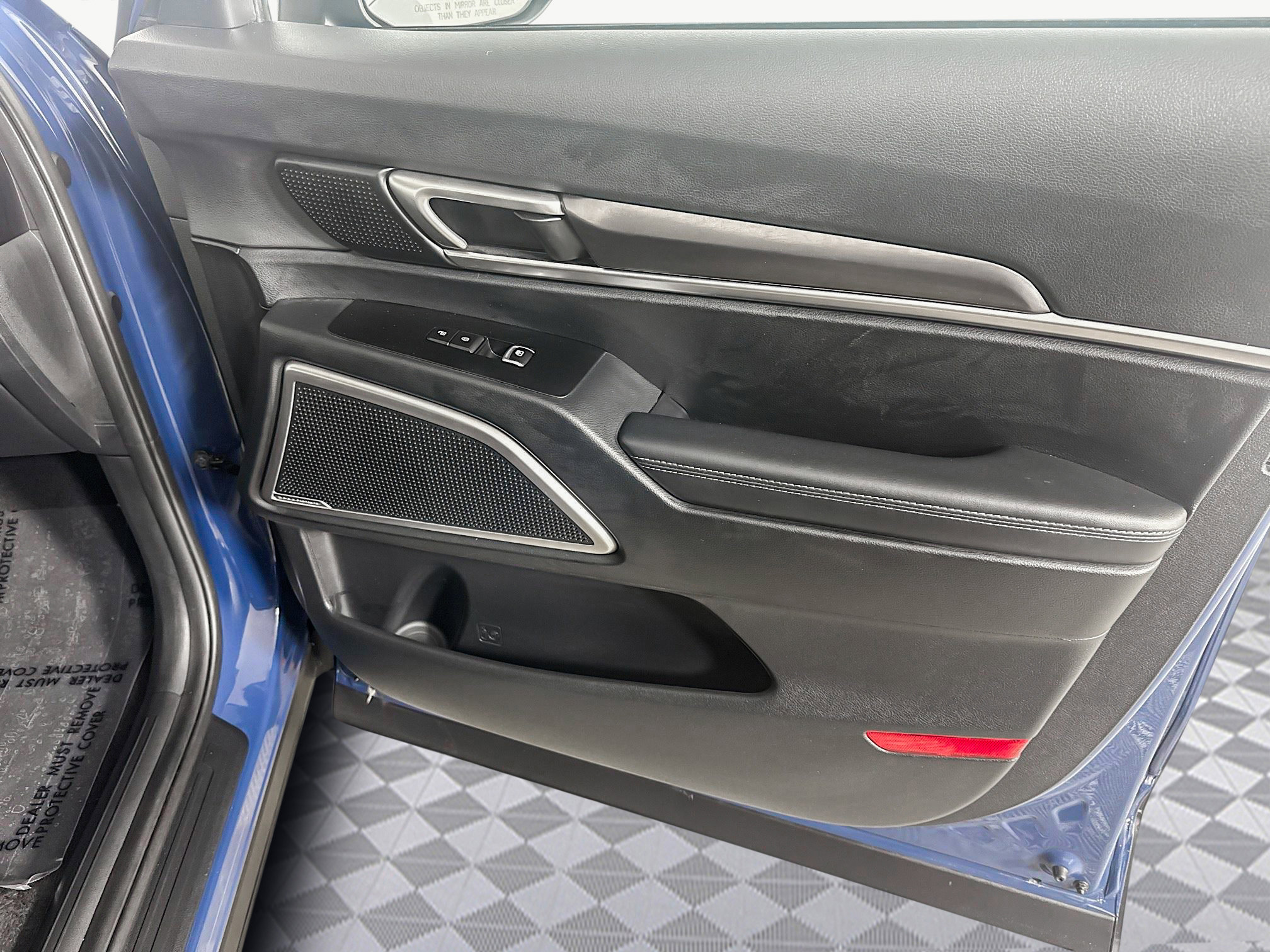 Used 2025 Kia Telluride S image 29