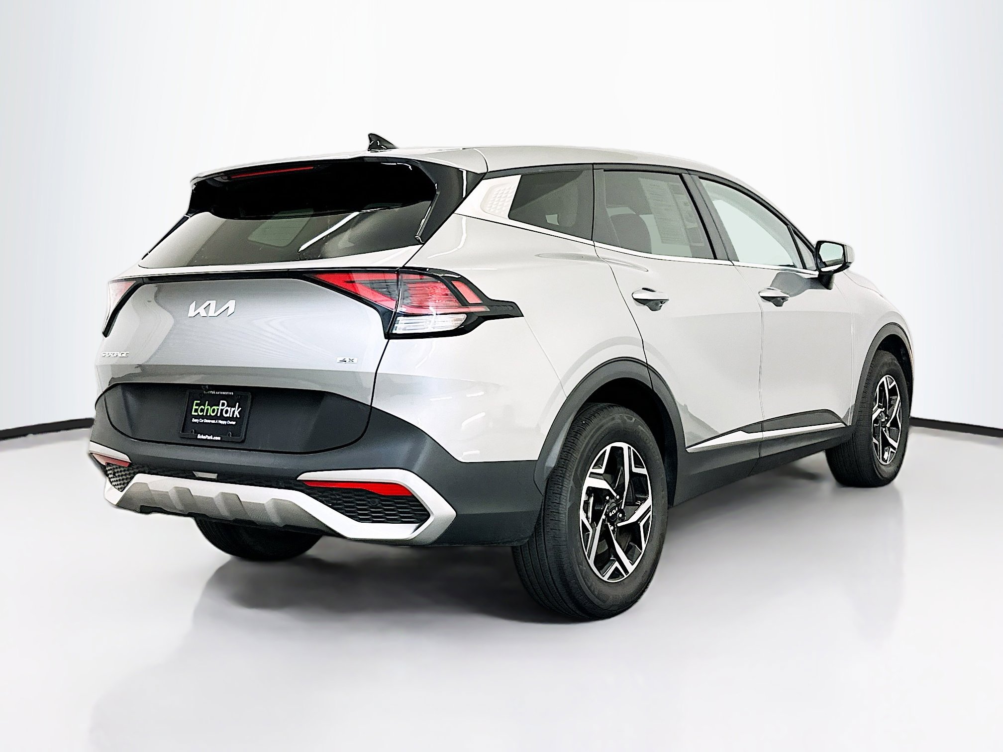 Used 2025 Kia Sportage LX image 9